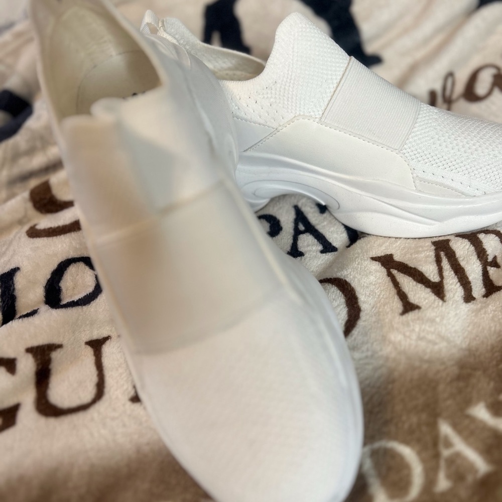 Shoes - Picture 4 of 5